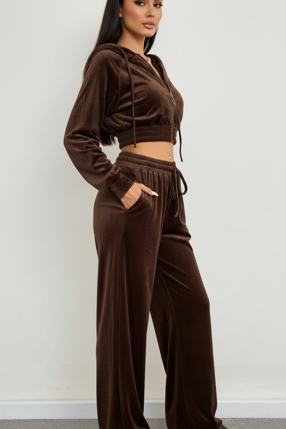 Welurowy Komplet Dresowy z Rozpinaną Bluzą z Kapturem | Szerokie Spodnie z Wysokim Stanem | Komfortowy Styl | Nowoczesny Look