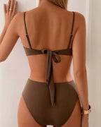 Avelira | Damskie Bikini z Wysokim Stanem i Ozdobną Klamrą